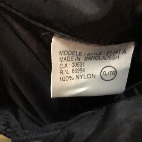 GO PAC black rain jacket/ windbreaker / backpack!  EUC! - Picture 4 of 12